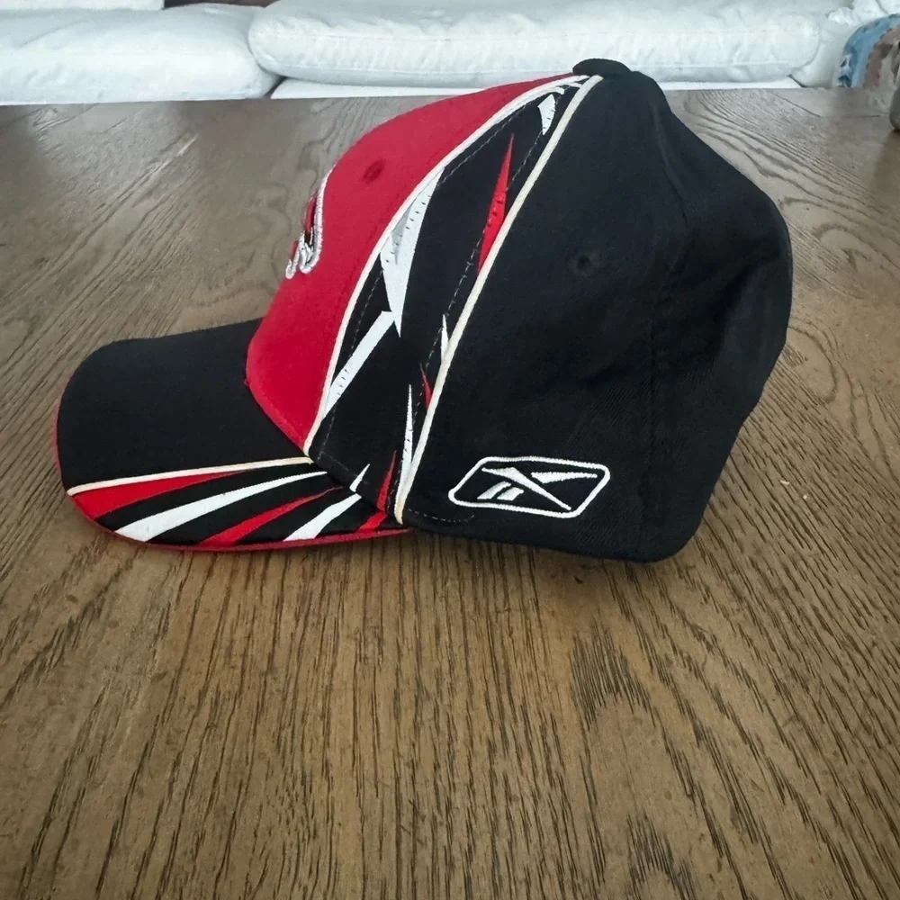 Vintage 04 Atlanta Falcons NFL Equipment Reebok Hat OSFA Red Black Football hat